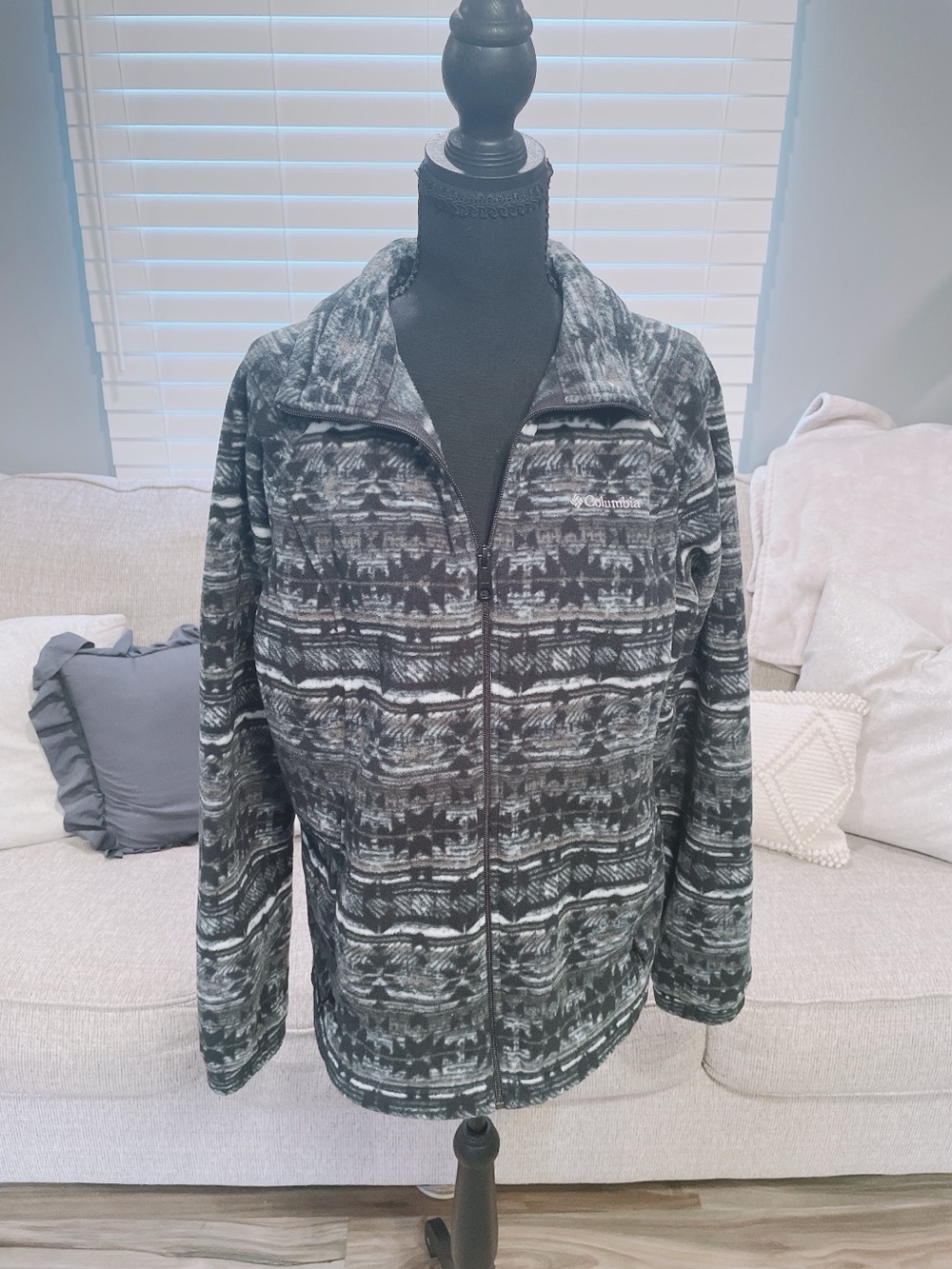 Columbia Black and Gray Patterned Fleece Jacket Size XL